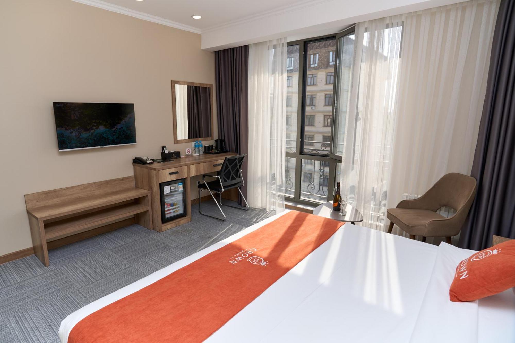 Crown Hotel Bishkek Exterior foto